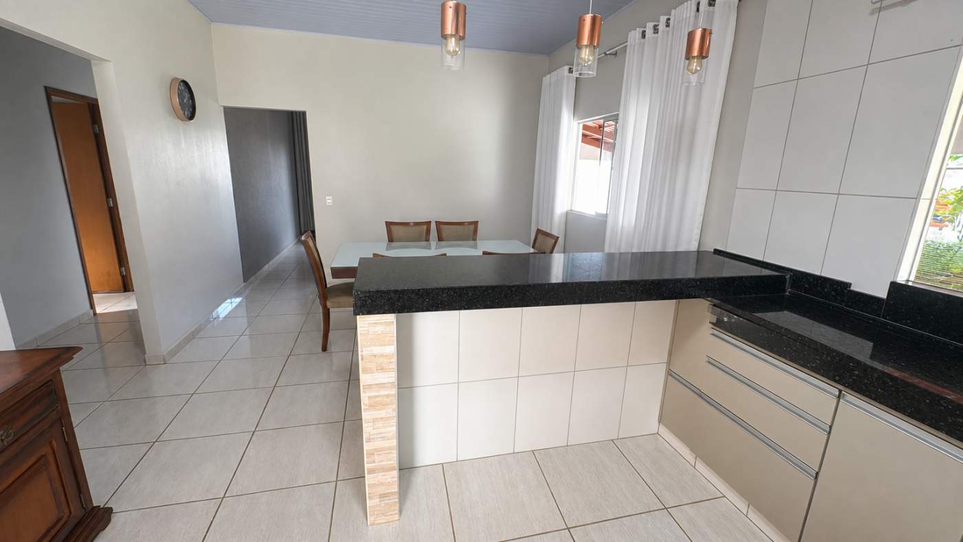 Casa à venda com 3 quartos, 1 suíte, 5 vagas e 271m² no Residencial Santa Rita II, São Miguel do Passa Quatro (GO) — foto 2 de 28