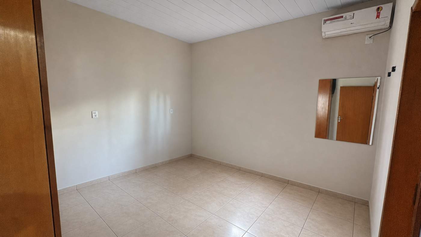 Casa à venda com 3 quartos, 1 suíte, 5 vagas e 271m² no Residencial Santa Rita II, São Miguel do Passa Quatro (GO) — foto 8 de 28